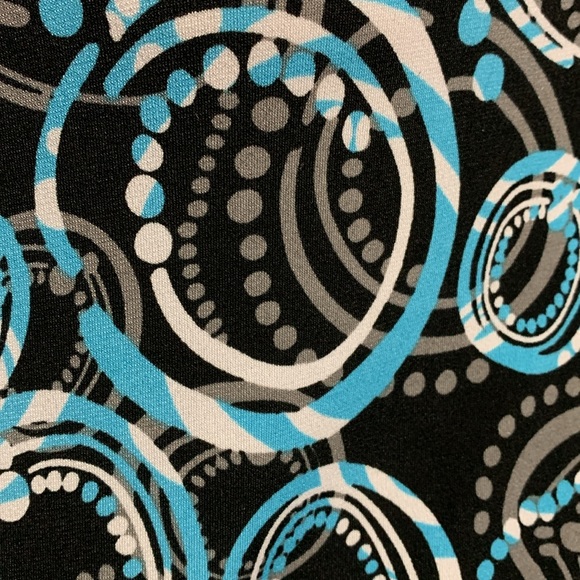 Maurices Top Blouse M Stretchy Black Blue Circles Polka Dots 3/4 Sleeve Pullover - Picture 10 of 16